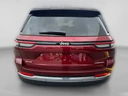 Jeep Grand Cherokee Laredo X 4x4 2026 — side view