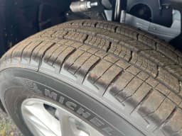 Jeep Grand Cherokee Laredo 4x4 2026 — side view