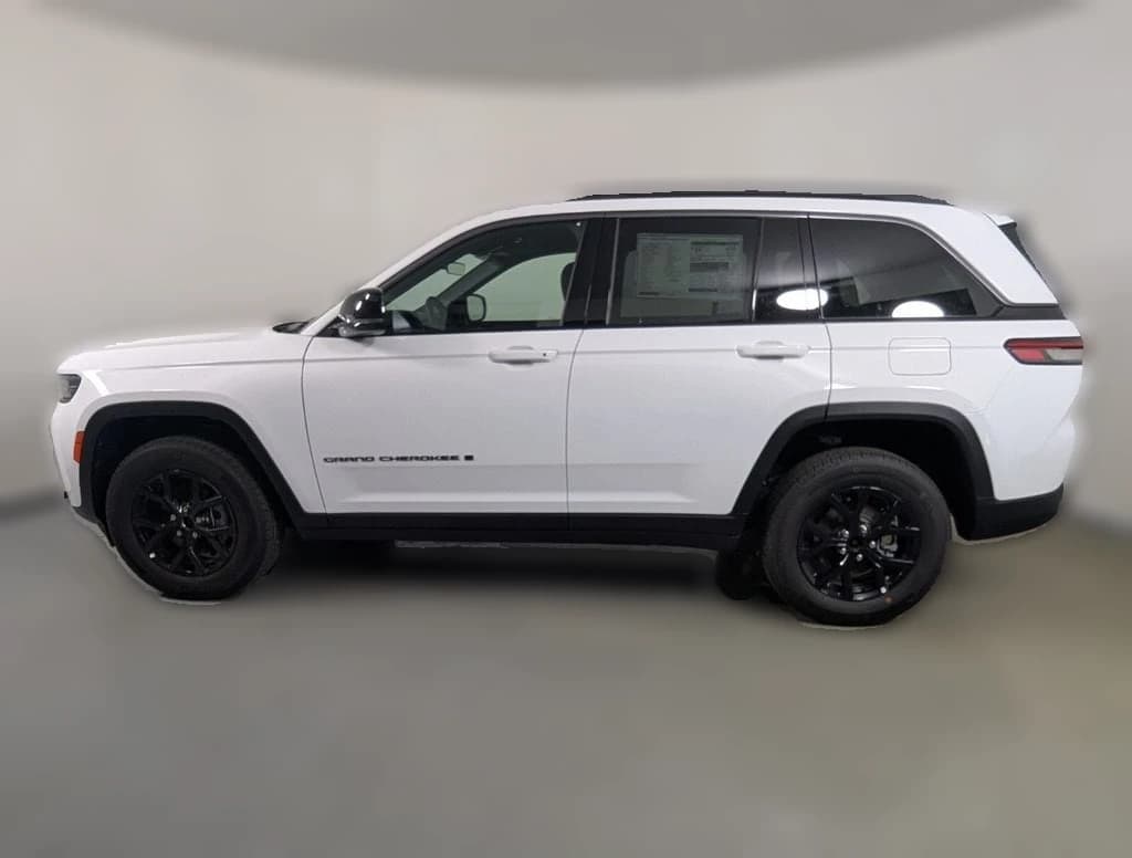 Jeep Grand Cherokee Laredo Altitude 4x4 2026 — side view
