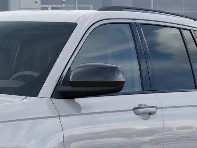 Jeep Grand Cherokee Laredo Altitude 4x4 2026 — side view