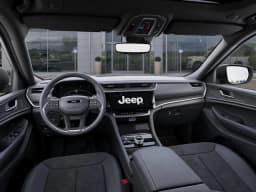 Jeep Grand Cherokee Laredo Altitude 4x4 2026 — side view