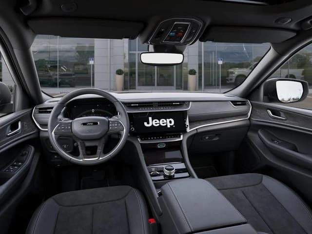 Jeep Grand Cherokee Laredo Altitude 4x4 2026 — side view