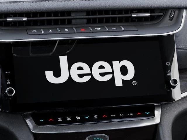 Jeep Grand Cherokee Laredo Altitude 4x4 2026 — side view