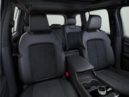 Jeep Grand Cherokee Laredo Altitude 4x4 2026 — side view