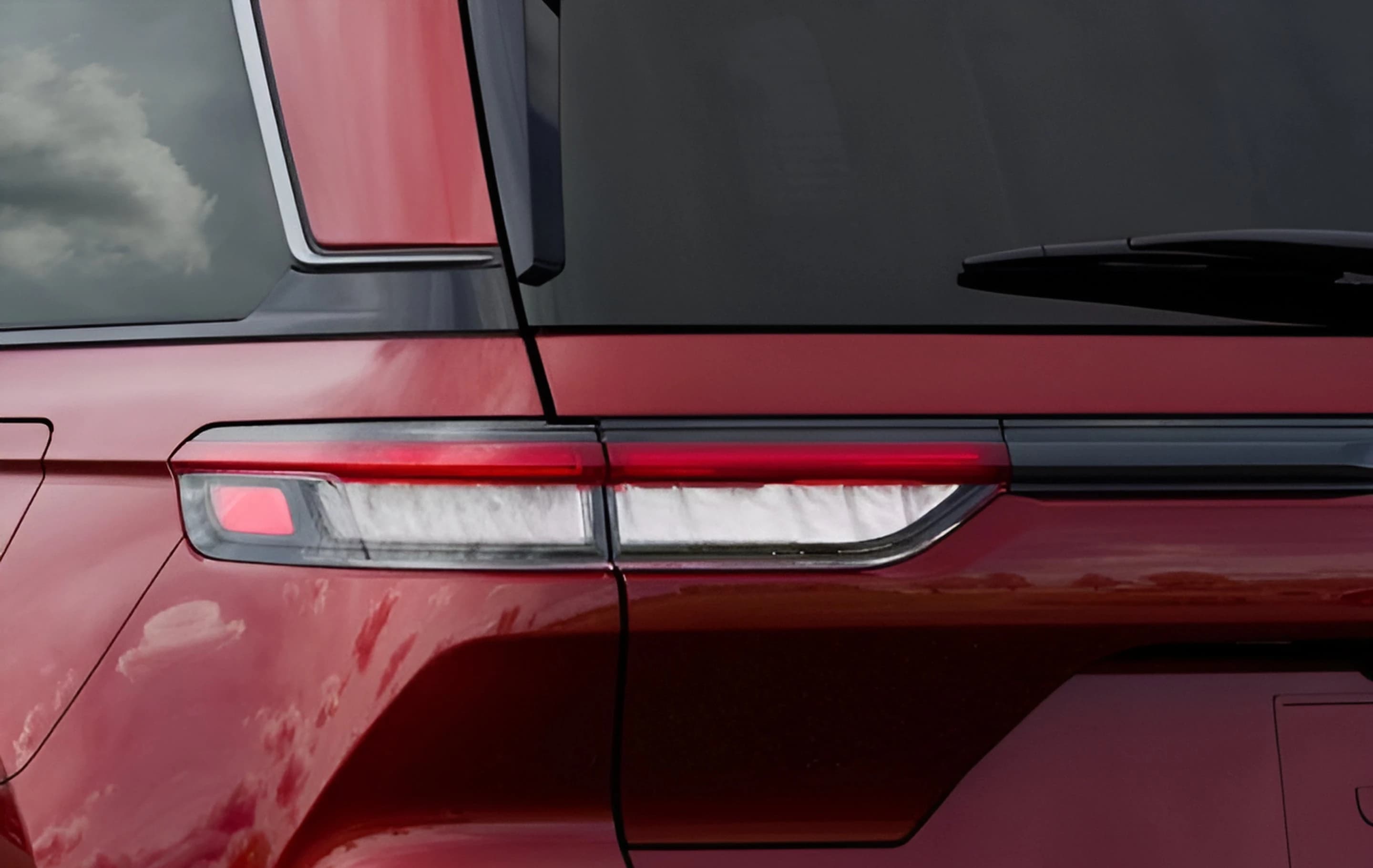 Jeep Grand Cherokee Laredo Altitude 4x4 2026 — side view