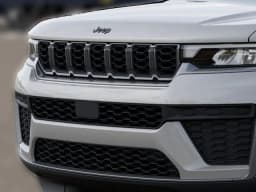 Jeep Grand Cherokee Laredo Altitude 4x4 2026 — side view
