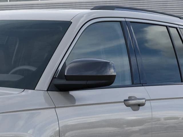 Jeep Grand Cherokee Laredo Altitude 4x4 2026 — side view