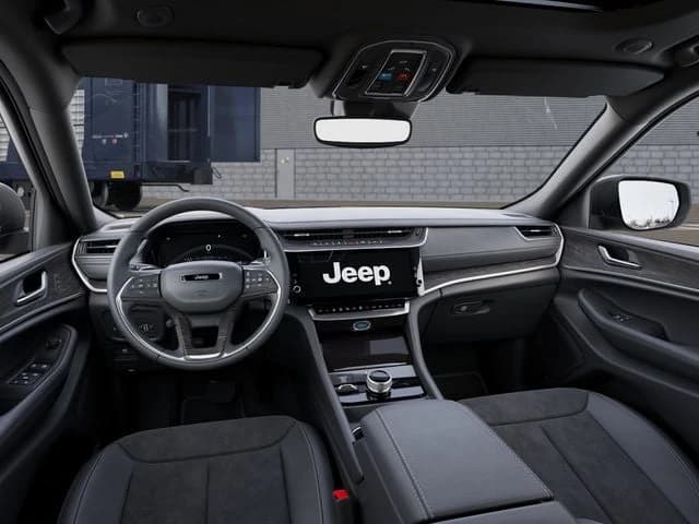 Jeep Grand Cherokee Laredo Altitude 4x4 2026 — side view