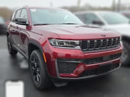 Jeep Grand Cherokee Laredo Altitude 4x4 2026 — side view