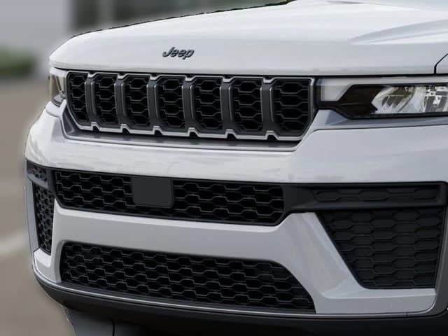 Jeep Grand Cherokee Laredo Altitude 4x4 2026 — side view