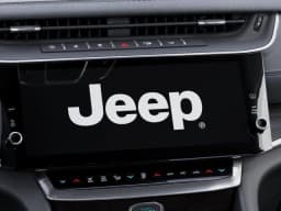 Jeep Grand Cherokee Laredo Altitude 4x4 2026 — side view