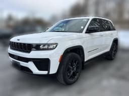 Jeep Grand Cherokee Laredo Altitude 4x4 2026 — side view