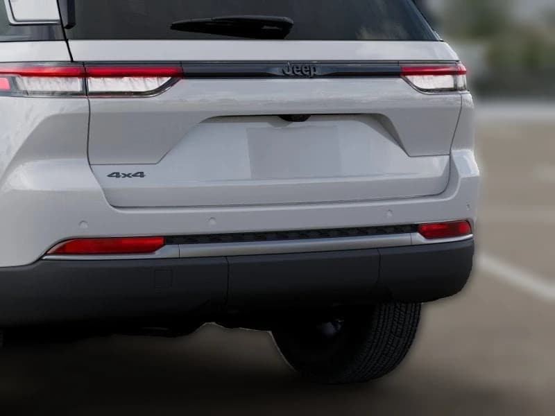Jeep Grand Cherokee Laredo Altitude 4x4 2026 — side view