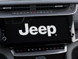 Jeep Grand Cherokee Laredo Altitude 4x4 2026 — side view