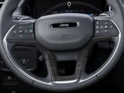 Jeep Grand Cherokee Laredo Altitude 4x4 2026 — side view