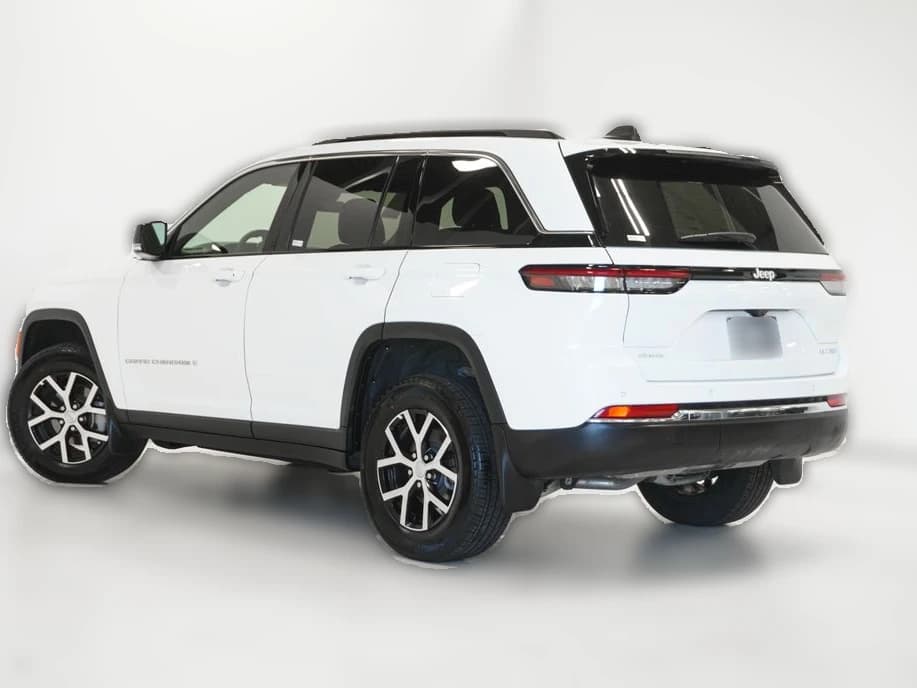 Jeep Grand Cherokee Limited 4x4 2025 — side view