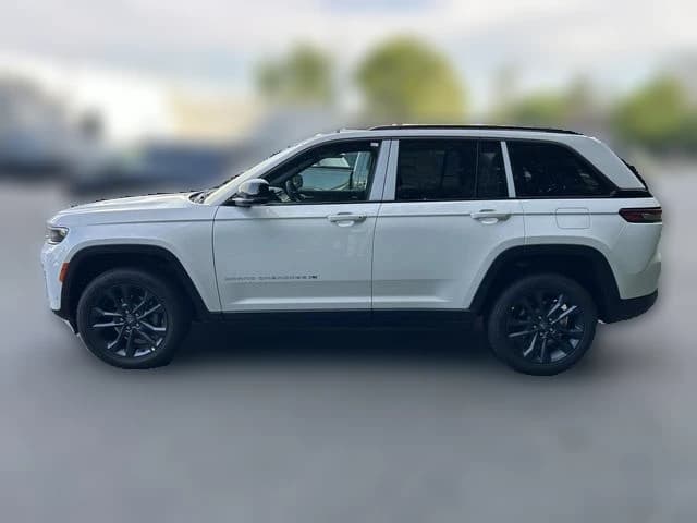 Jeep Grand Cherokee 85th Anniversary Edition 4x4 2026 — side view