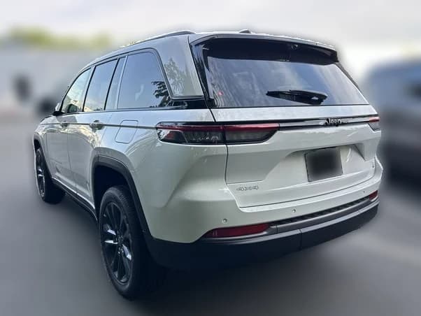 Jeep Grand Cherokee 85th Anniversary Edition 4x4 2026 — side view