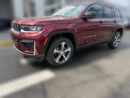 Jeep Grand Cherokee Limited 4x4 2026 — side view