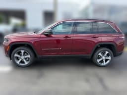 Jeep Grand Cherokee Limited 4x4 2026 — side view
