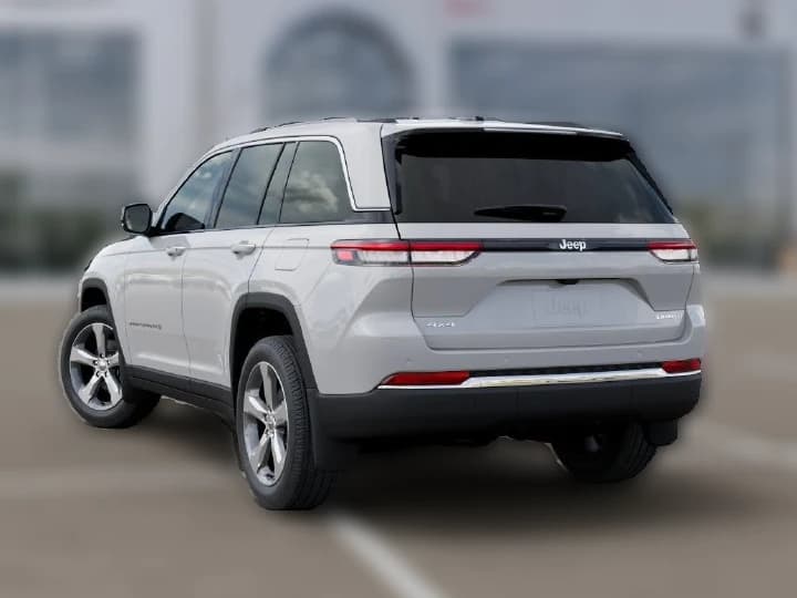 Jeep Grand Cherokee Limited 4x4 2026 — side view