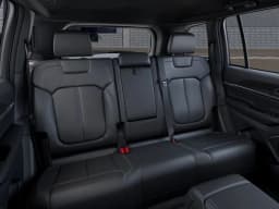 Jeep Grand Cherokee Limited 4x4 2026 — side view