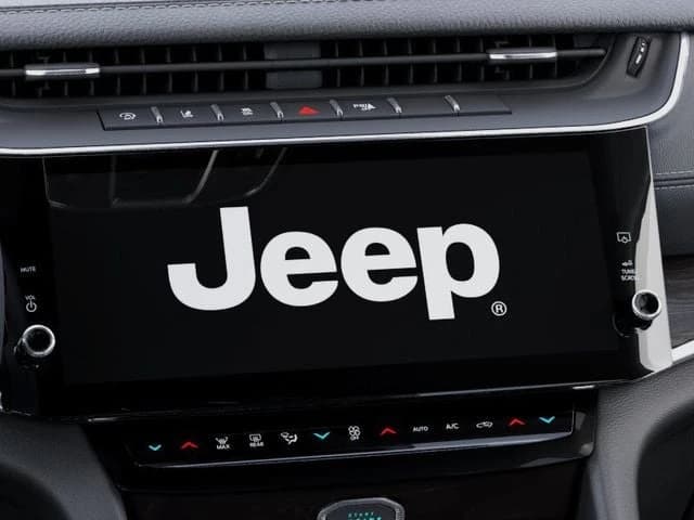 Jeep Grand Cherokee Limited 4x4 2026 — side view