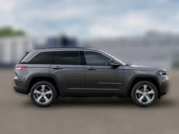 Jeep Grand Cherokee Limited 4x4 2026 — side view