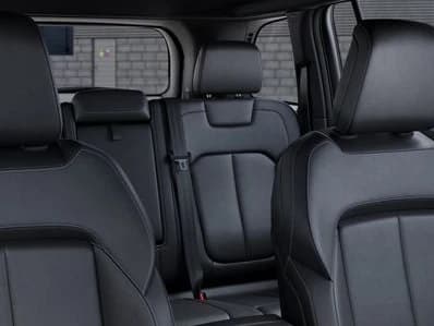 Jeep Grand Cherokee Limited 4x4 2026 — side view