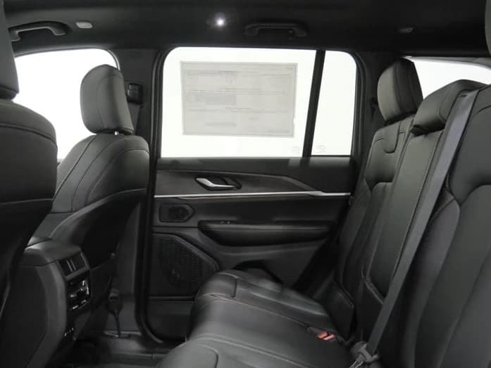 Jeep Grand Cherokee 85th Anniversary Edition 4x4 2026 — side view