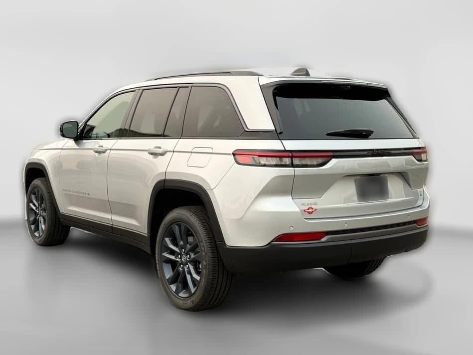 Jeep Grand Cherokee 85th Anniversary Edition 4x4 2026 — side view
