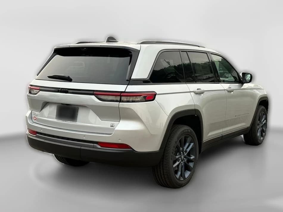 Jeep Grand Cherokee 85th Anniversary Edition 4x4 2026 — side view