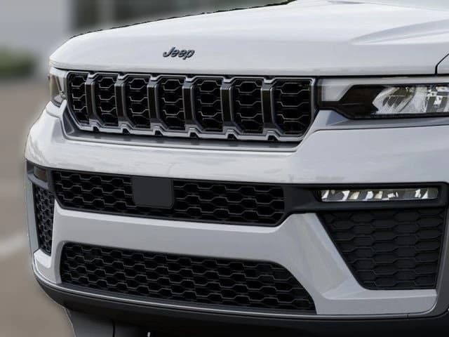 Jeep Grand Cherokee Limited 4x4 2026 — side view