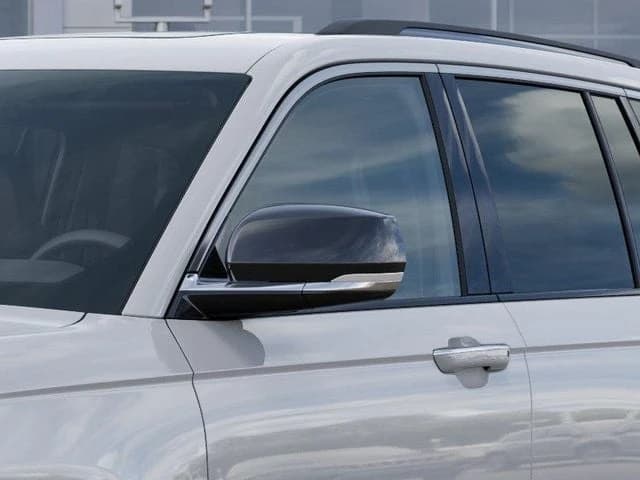 Jeep Grand Cherokee Limited 4x4 2026 — side view