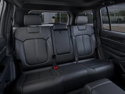 Jeep Grand Cherokee Limited 4x4 2026 — side view