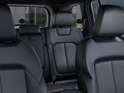 Jeep Grand Cherokee Limited 4x4 2026 — side view