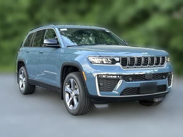 Jeep Grand Cherokee Limited 4x4 2026 — side view