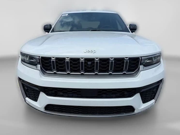 Jeep Grand Cherokee Limited 4x4 2026 — side view