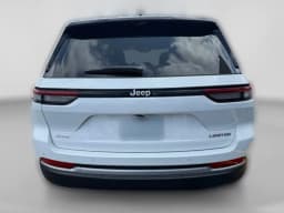 Jeep Grand Cherokee Limited 4x4 2026 — side view