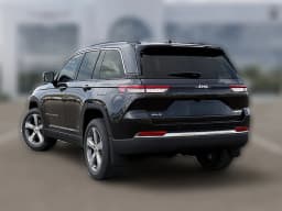 Jeep Grand Cherokee Limited 4x4 2026 — side view