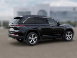 Jeep Grand Cherokee Limited 4x4 2026 — side view