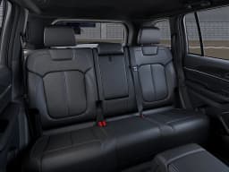 Jeep Grand Cherokee Limited 4x4 2026 — side view