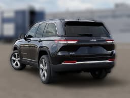 Jeep Grand Cherokee Limited 4x4 2026 — side view