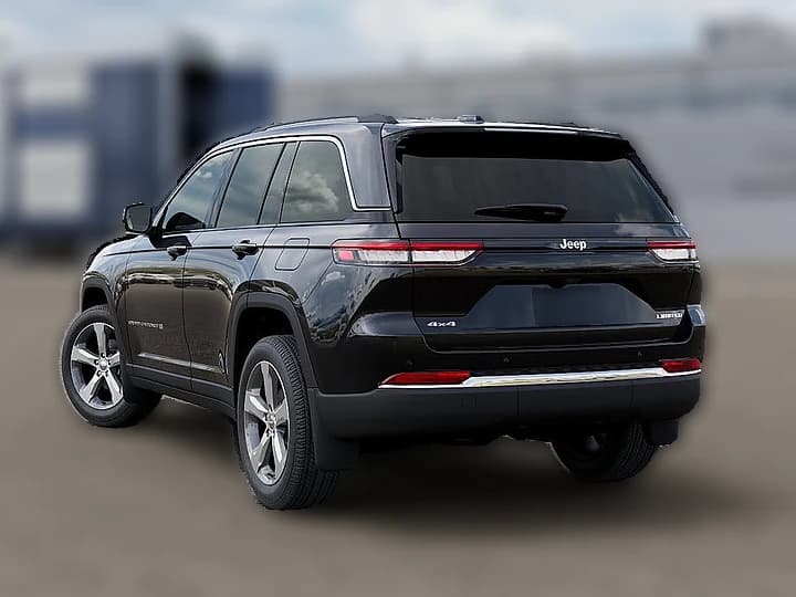 Jeep Grand Cherokee Limited 4x4 2026 — side view