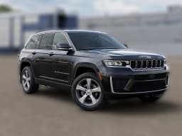Jeep Grand Cherokee Limited 4x4 2026 — side view
