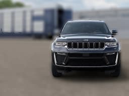 Jeep Grand Cherokee Limited 4x4 2026 — side view