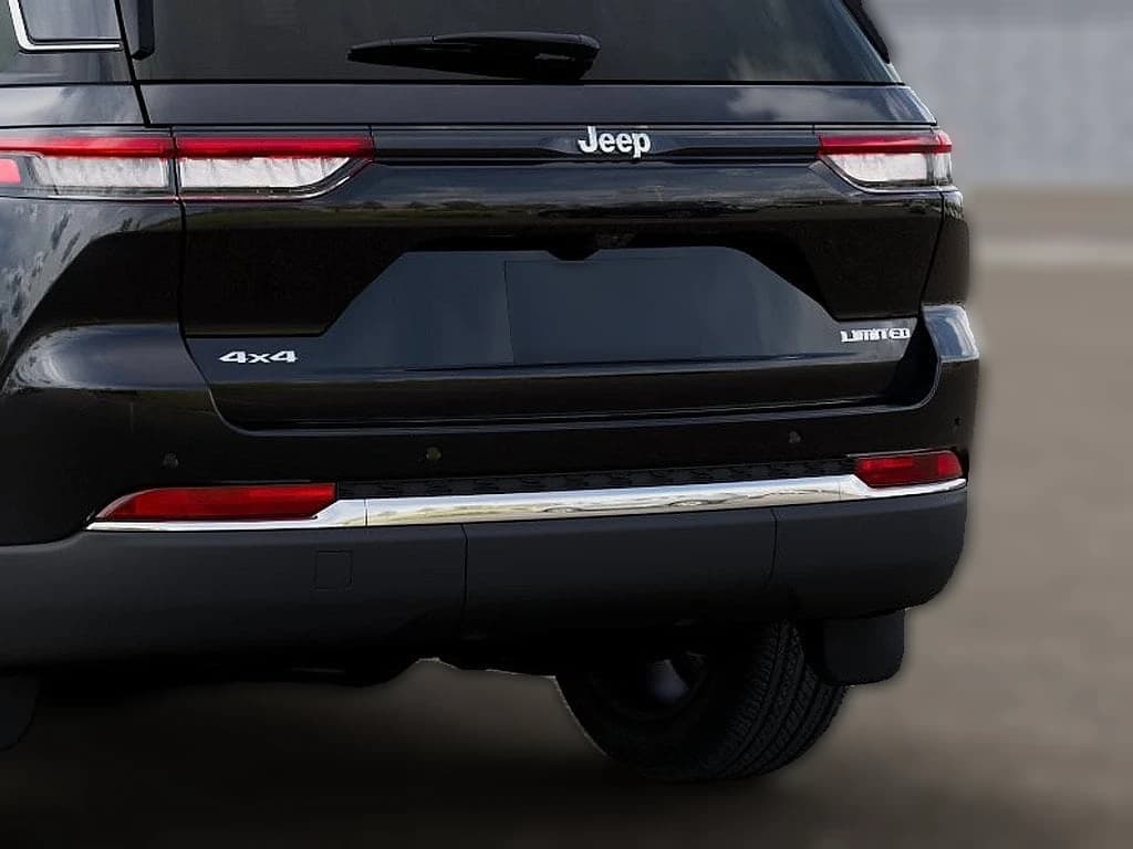 Jeep Grand Cherokee Limited 4x4 2026 — side view