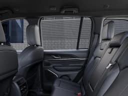 Jeep Grand Cherokee Limited 4x4 2026 — side view