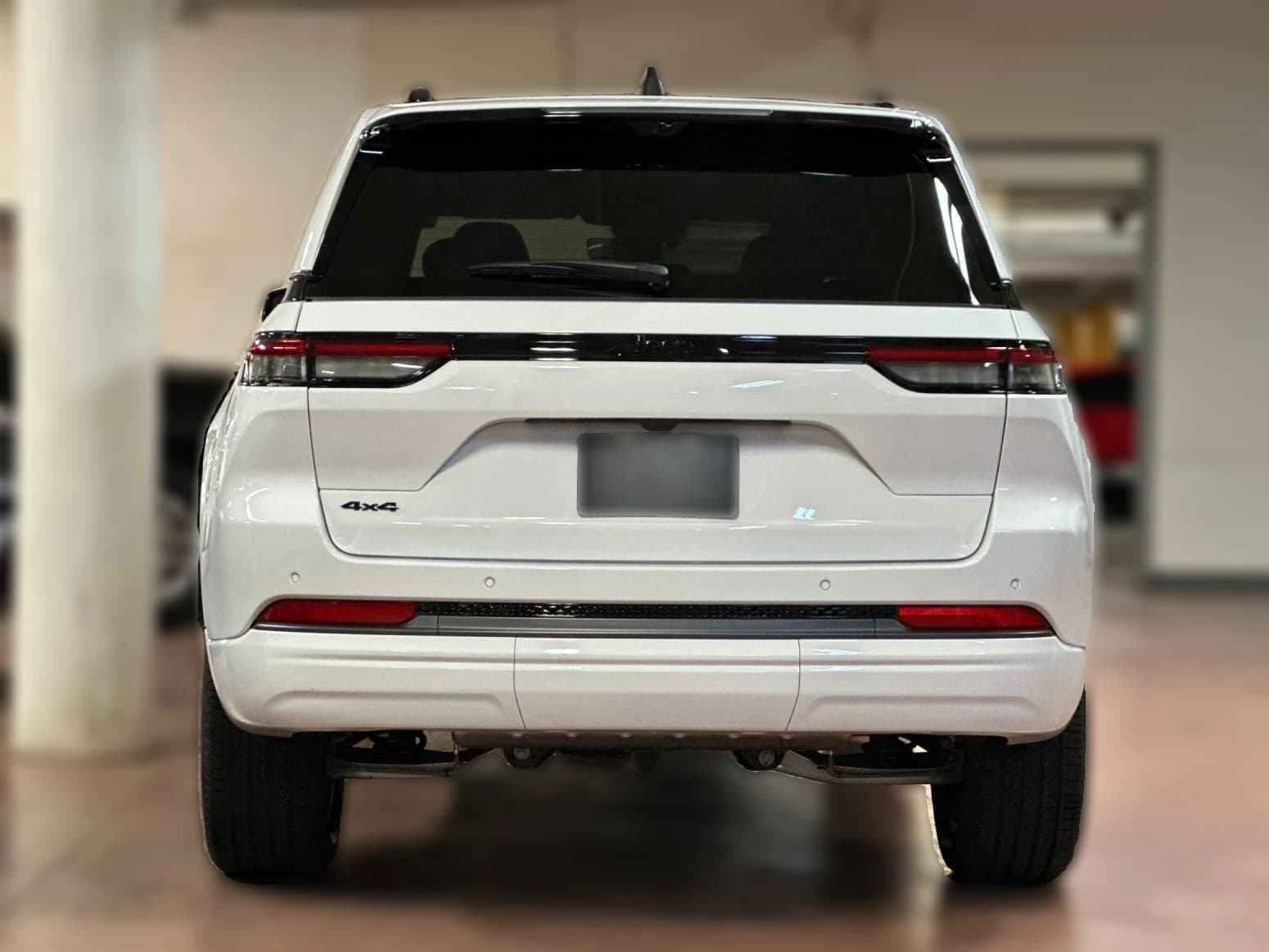 Jeep Grand Cherokee Limited Reserve 4x4 2026 — side view