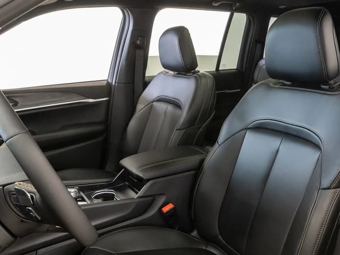 Jeep Grand Cherokee 85th Anniversary Edition 4x4 2026 — side view